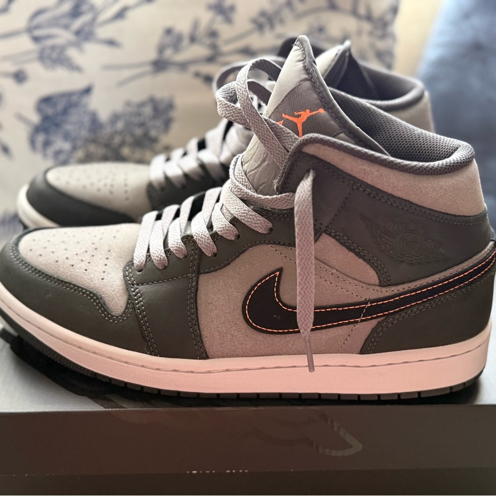 Air Jordan 1 SE Night Stadium